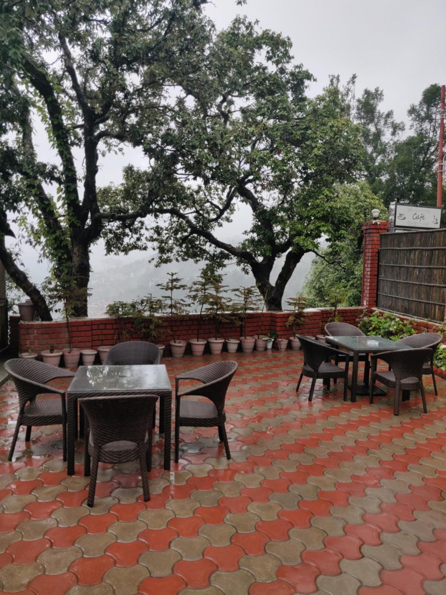 The Oaktree House Hotell Shimla Eksteriør bilde